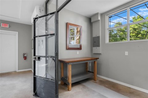 Propiedad comercial en alquiler en Gainesville, Florida, 97.36 m2 № 1688074 - foto 11