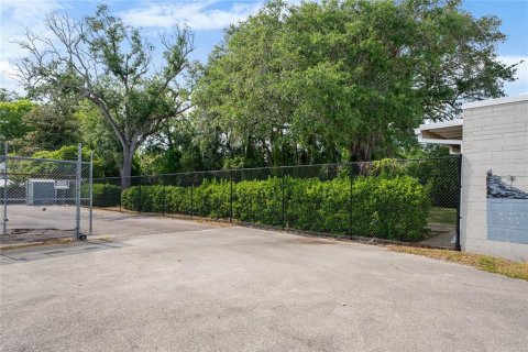 Propiedad comercial en alquiler en Gainesville, Florida, 97.36 m2 № 1688074 - foto 15