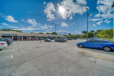 Commercial property in Miami, Florida № 1706506 - photo 29