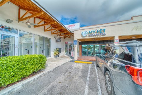 Commercial property in Miami, Florida № 1706506 - photo 27