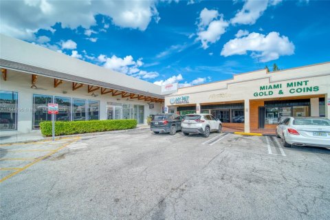 Commercial property in Miami, Florida № 1706506 - photo 28