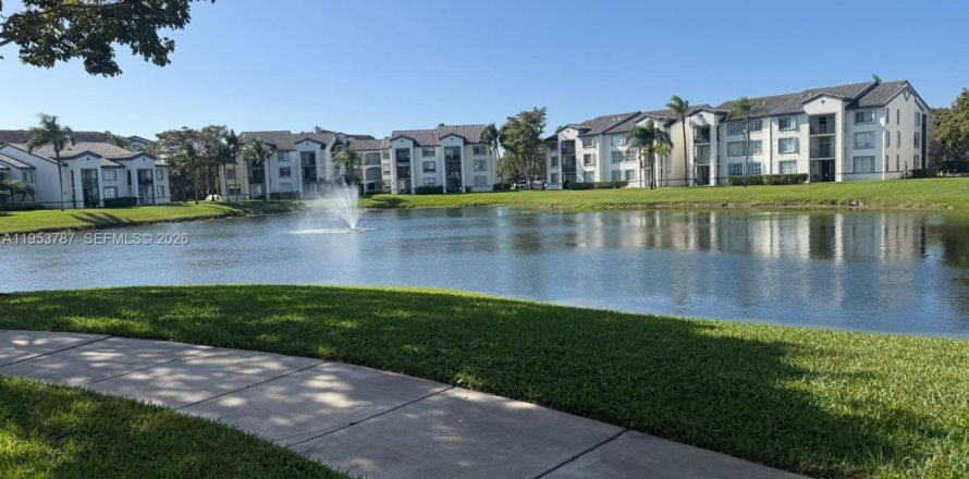 Condo à Doral, Floride, 3 chambres  № 2008191