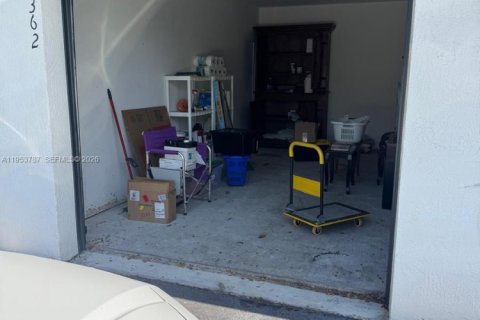 Copropriété à louer à Doral, Floride: 3 chambres, 109.35 m2 № 2008191 - photo 6