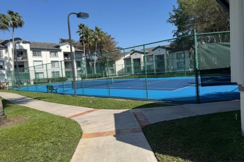 Copropriété à louer à Doral, Floride: 3 chambres, 109.35 m2 № 2008191 - photo 18