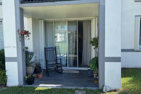 Copropriété à louer à Doral, Floride: 3 chambres, 109.35 m2 № 2008191 - photo 3