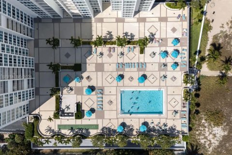 Condominio en venta en Lauderdale-by-the-Sea, Florida, 1 dormitorio, 103.68 m2 № 2057367 - foto 10
