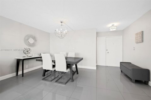 Condominio en venta en Lauderdale-by-the-Sea, Florida, 1 dormitorio, 103.68 m2 № 2057367 - foto 13