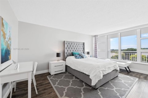 Condominio en venta en Lauderdale-by-the-Sea, Florida, 1 dormitorio, 103.68 m2 № 2057367 - foto 19