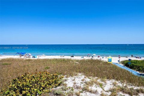Condominio en venta en Lauderdale-by-the-Sea, Florida, 1 dormitorio, 103.68 m2 № 2057367 - foto 27