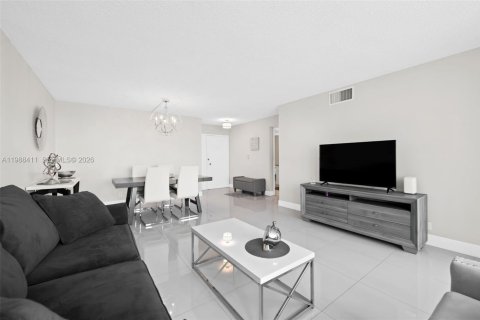 Condominio en venta en Lauderdale-by-the-Sea, Florida, 1 dormitorio, 103.68 m2 № 2057367 - foto 12