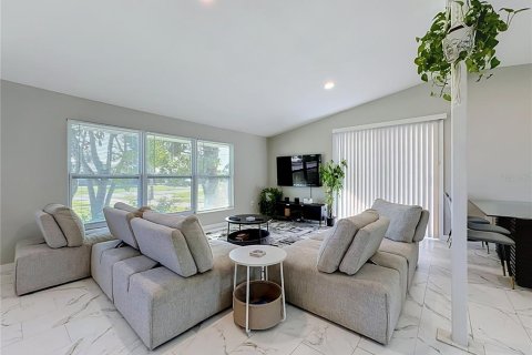 House in North Port, Florida 2 bedrooms, 108.14 sq.m. № 2429004 - photo 22