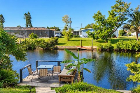 House in North Port, Florida 2 bedrooms, 108.14 sq.m. № 2429004 - photo 8