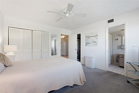Condo in Sarasota, Florida, 1 bedroom  № 2225975 - photo 16