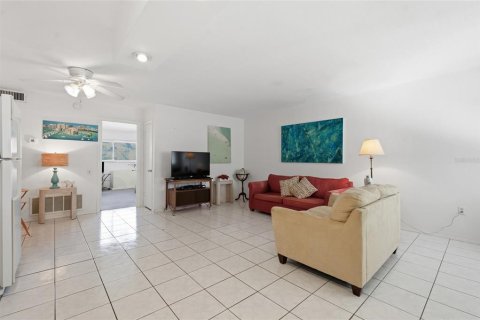Condo in Sarasota, Florida, 1 bedroom  № 2225975 - photo 7