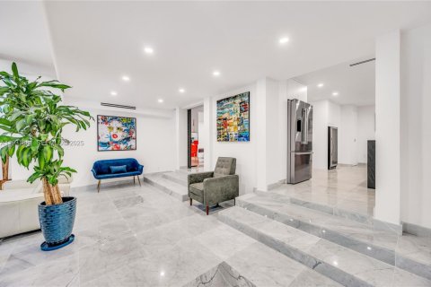 Купить виллу или дом в Майами-Бич, Флорида 4 спальни, 317.54м2, № 1991491 - фото 26