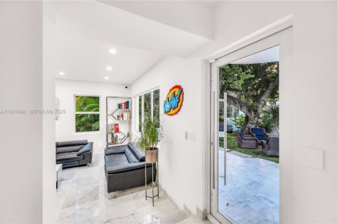 Купить виллу или дом в Майами-Бич, Флорида 4 спальни, 317.54м2, № 1991491 - фото 12