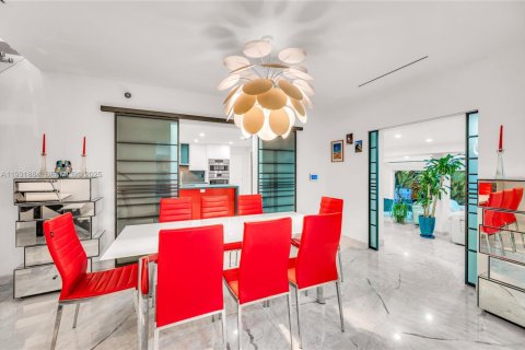 Купить виллу или дом в Майами-Бич, Флорида 4 спальни, 317.54м2, № 1991491 - фото 20