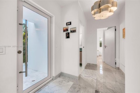 Купить виллу или дом в Майами-Бич, Флорида 4 спальни, 317.54м2, № 1991491 - фото 11