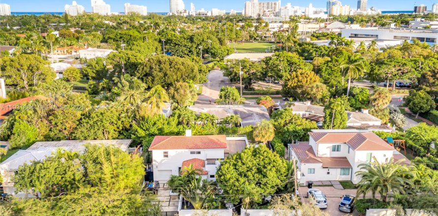 Дом в Майами-Бич, Флорида 4 спальни, 317.54м2 № 1991491