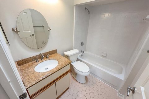 Villa ou maison à vendre à Orlando, Floride: 2 chambres, 94.76 m2 № 2120075 - photo 11