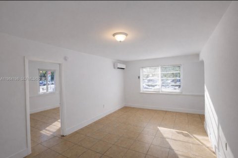 Apartment in Miami, Florida 1 bedroom № 2026654 - photo 3