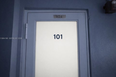 Apartment in Miami, Florida 1 bedroom № 2026654 - photo 7