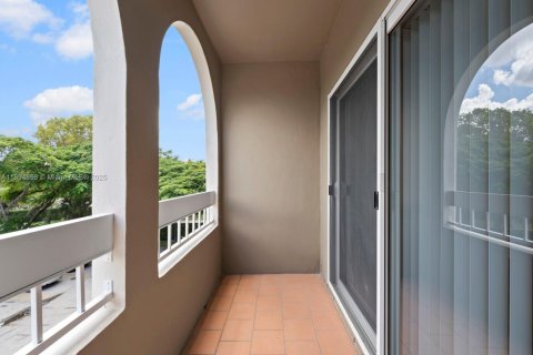 Купить кондоминиум в Майами, Флорида 1 спальня, 66.15м2, № 1947442 - фото 18