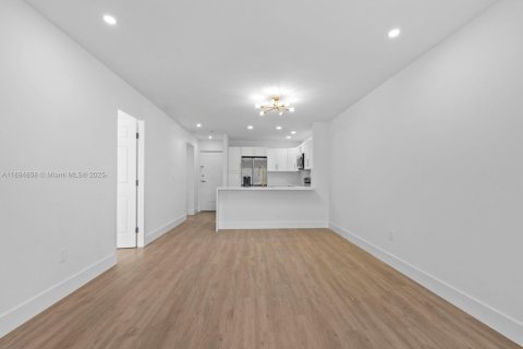 Купить кондоминиум в Майами, Флорида 1 спальня, 66.15м2, № 1947442 - фото 8