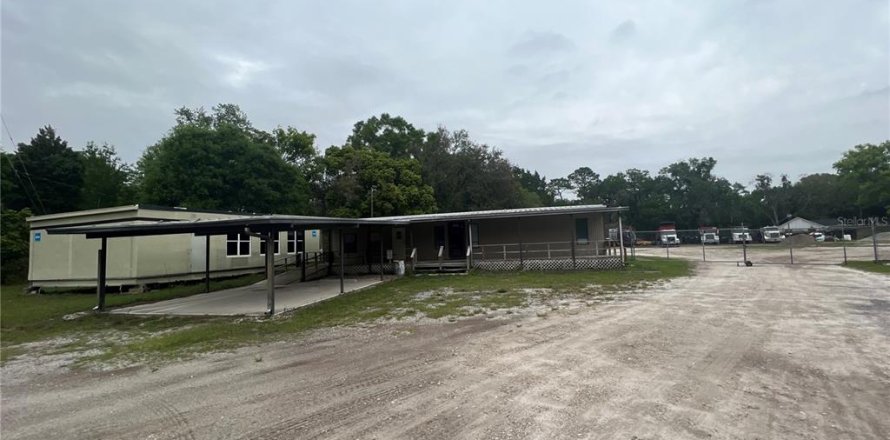 Коммерческая недвижимость в Спринг-Хилл, Флорида 62.43м2 № 1919182