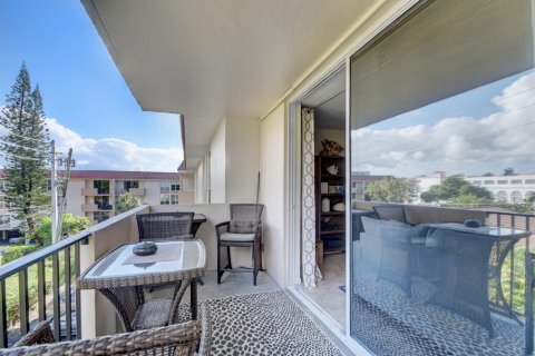 Copropriété à louer à Boca Raton, Floride: 2 chambres, 127.74 m2 № 1073669 - photo 1