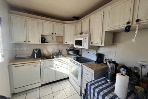 Condominio en venta en Stuart, Florida, 1 dormitorio, 69.4 m2 № 1993580 - foto 3