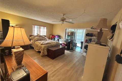 Condominio en venta en Stuart, Florida, 1 dormitorio, 69.4 m2 № 1993580 - foto 1