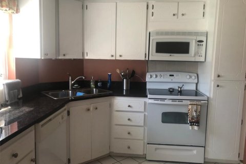 Снять в аренду кондоминиум в Семинол, Флорида 2 спальни, 105.91м2, № 2209225 - фото 8
