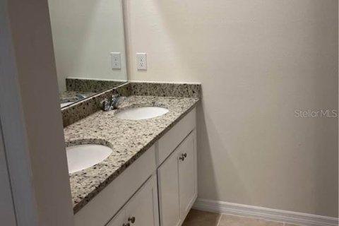 House in Haines City, Florida 5 bedrooms, 241.64 sq.m. № 1903400 - photo 14