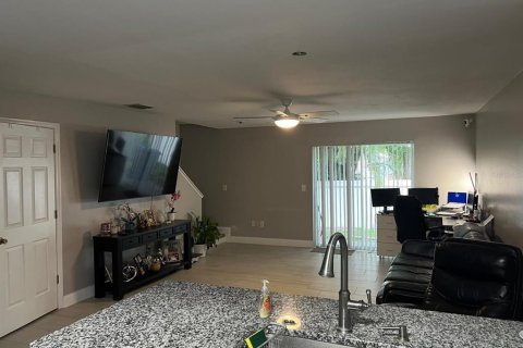 Touwnhouse à vendre à Tampa, Floride: 3 chambres, 141.58 m2 № 2204966 - photo 3