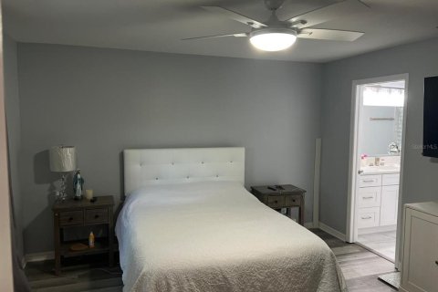 Touwnhouse à vendre à Tampa, Floride: 3 chambres, 141.58 m2 № 2204966 - photo 16