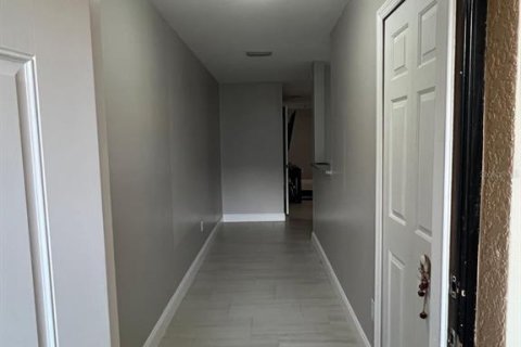 Touwnhouse à vendre à Tampa, Floride: 3 chambres, 141.58 m2 № 2204966 - photo 10