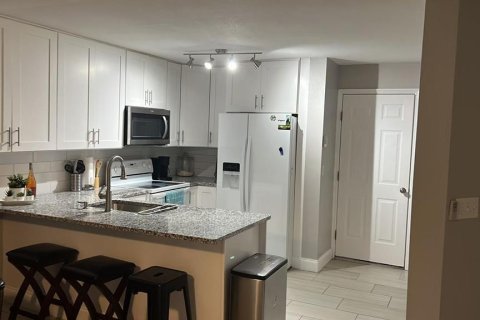 Touwnhouse à vendre à Tampa, Floride: 3 chambres, 141.58 m2 № 2204966 - photo 11