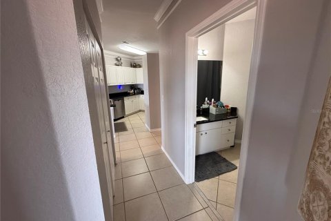 Condo in Tampa, Florida, 2 bedrooms  № 1676070 - photo 16