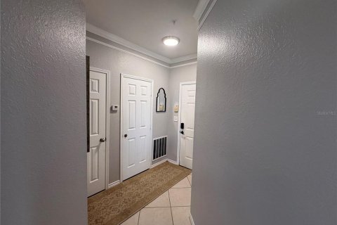 Condo in Tampa, Florida, 2 bedrooms  № 1676070 - photo 1