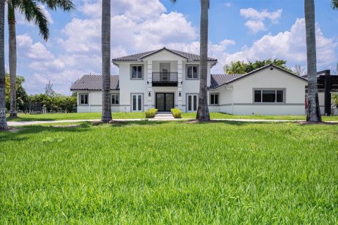 Casa en venta en Southwest Ranches, Florida, 5 dormitorios, 358.05 m2 № 1752250 - foto 5