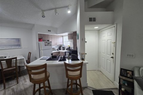 Снять в аренду кондоминиум в Санрайз, Флорида 2 спальни, 89.65м2, № 2005053 - фото 6