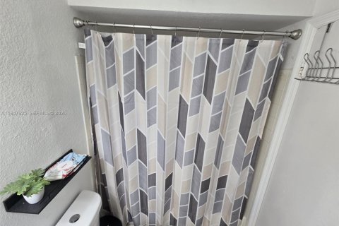 Снять в аренду кондоминиум в Санрайз, Флорида 2 спальни, 89.65м2, № 2005053 - фото 17