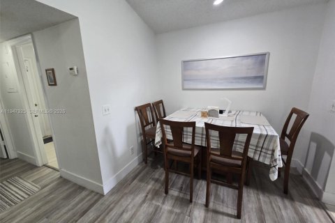 Снять в аренду кондоминиум в Санрайз, Флорида 2 спальни, 89.65м2, № 2005053 - фото 4