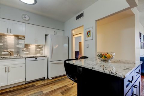 Condominio en venta en Clearwater, Florida, 1 dormitorio, 93.83 m2 № 1877313 - foto 13