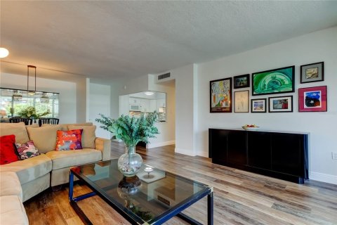 Condominio en venta en Clearwater, Florida, 1 dormitorio, 93.83 m2 № 1877313 - foto 12