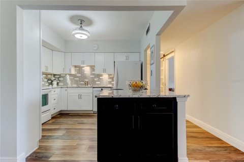 Condominio en venta en Clearwater, Florida, 1 dormitorio, 93.83 m2 № 1877313 - foto 3