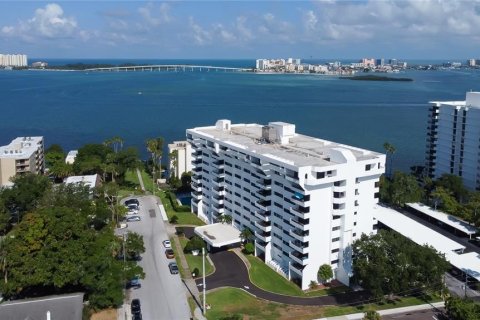 Condominio en venta en Clearwater, Florida, 1 dormitorio, 93.83 m2 № 1877313 - foto 1