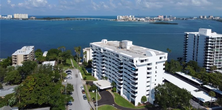 Condominio en Clearwater, Florida, 1 dormitorio № 1877313