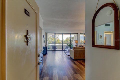 Condominio en venta en Clearwater, Florida, 1 dormitorio, 93.83 m2 № 1877313 - foto 6